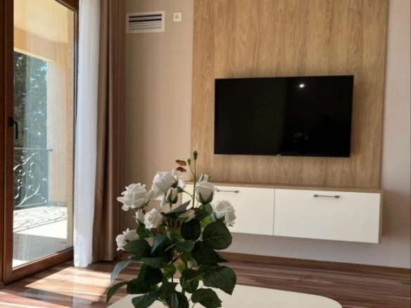Kuća 200 m² sa panoramskim pogledom na more – Šušanj, Bar