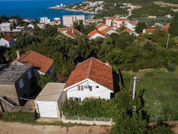Trospratna kuća 190 m² sa garažom i pogledom na more – Utjeha, Bar