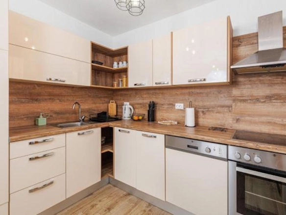 Trospratna kuća 190 m² sa garažom i pogledom na more – Utjeha, Bar