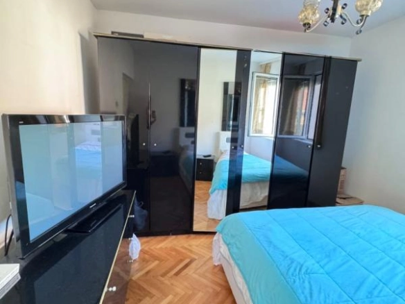 Trosoban stan 100 m² sa tri terase i pogledom na more – Bijela, Herceg Novi