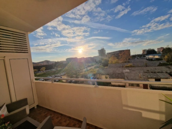 Dvosoban stan 73 m² sa terasom i pogledom na more – Bar