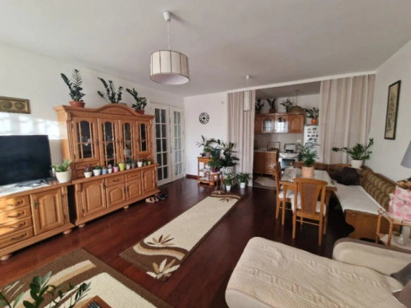 Dvosoban stan 73 m² sa terasom i pogledom na more – Bar