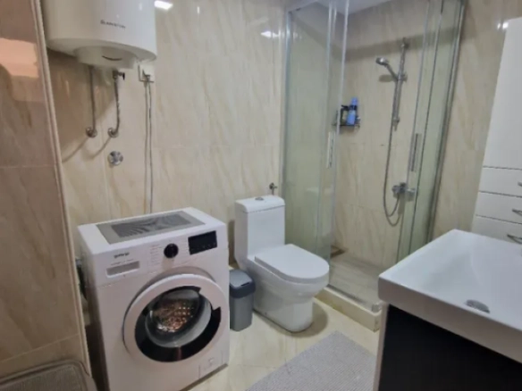 Dvosoban stan 73 m² sa terasom i pogledom na more – Bar