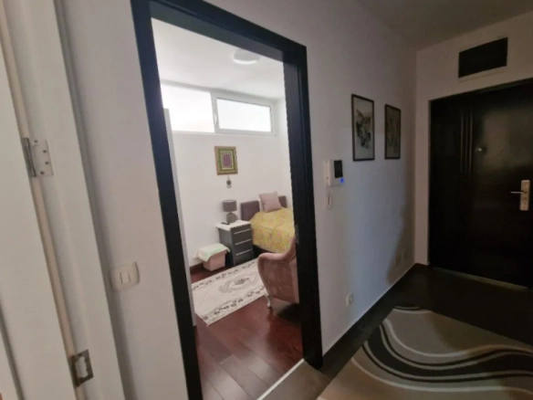 Dvosoban stan 73 m² sa terasom i pogledom na more – Bar
