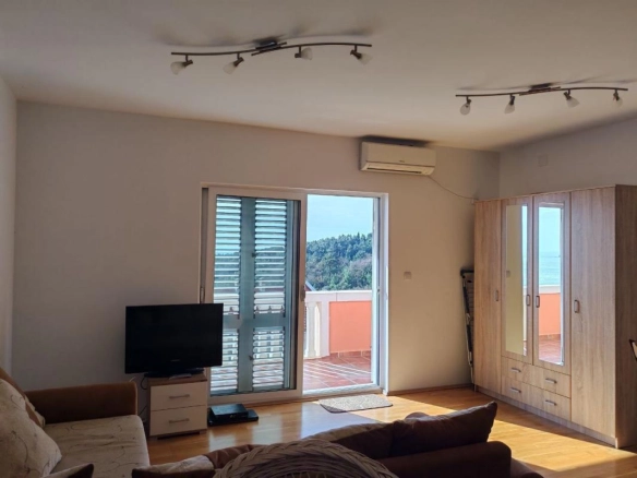 Jednosoban stan 55 m² sa pogledom na more – Petrovac, Budva
