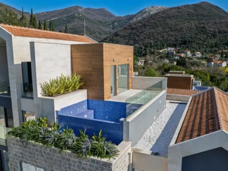 Kuća 136 m² u novom kompleksu blizu Porto Montenegra – Donja Lastva, Tivat