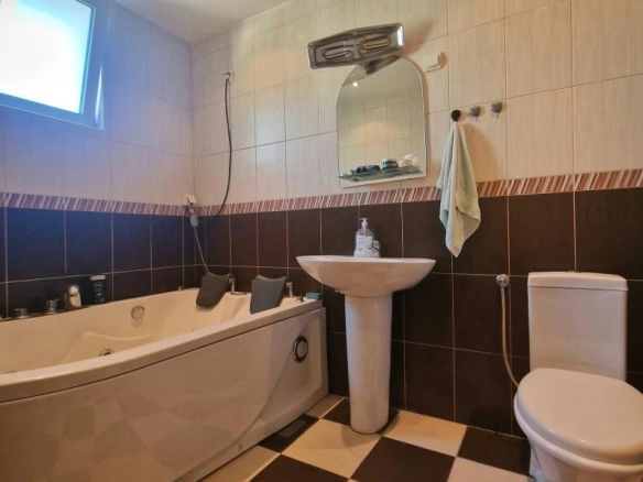 Dvosoban stan 70 m² sa pogledom na more – Petrovac, Budva