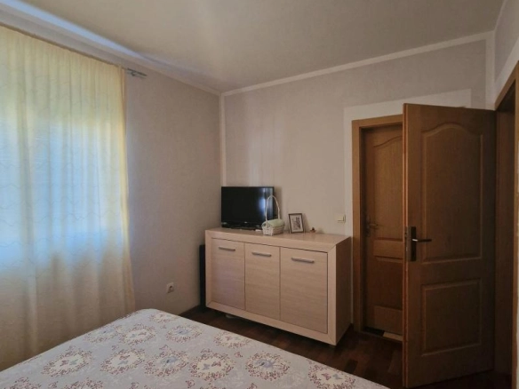 Dvosoban stan 70 m² sa pogledom na more – Petrovac, Budva