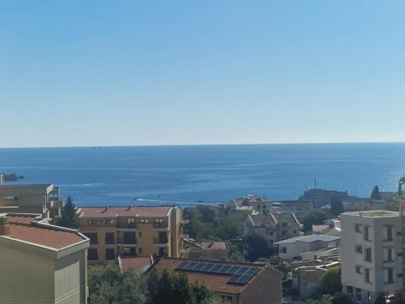 Dvosoban stan 70 m² sa pogledom na more – Petrovac, Budva