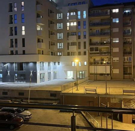 Garsonjera 24 m² sa novim dizajnerskim uređenjem – Rozino, Budva