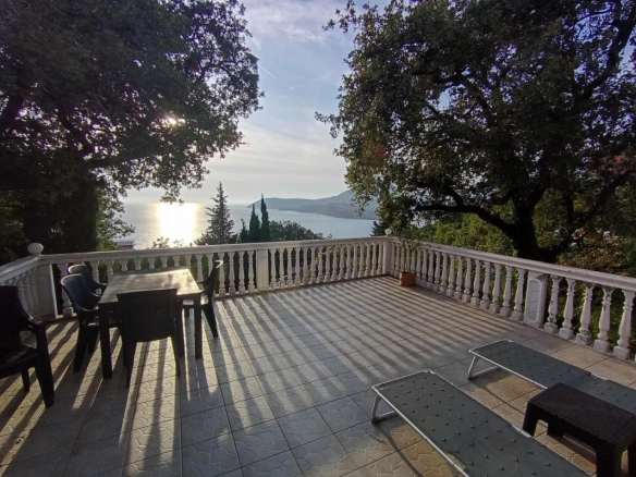Kuća 282 m² sa pogledom na more i garažom – Sutomore, Bar