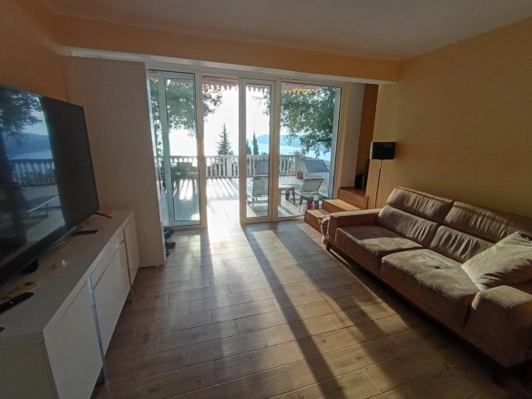 Kuća 282 m² sa pogledom na more i garažom – Sutomore, Bar