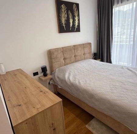 Dvosoban stan 80 m² sa terasom i pogledom na planine – Soho City, Bar