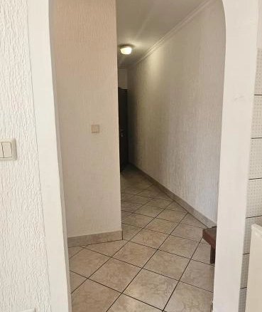 Jednosoban stan 60 m² sa velikom terasom blizu plaže – Petrovac, Budva