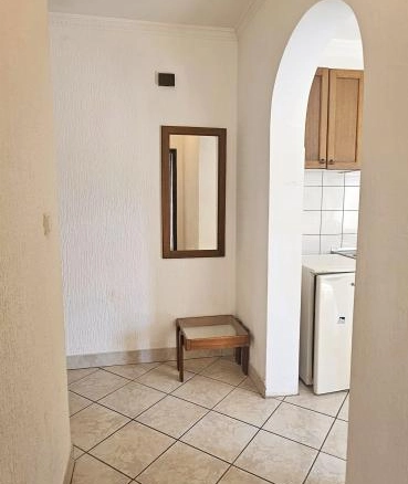 Jednosoban stan 60 m² sa velikom terasom blizu plaže – Petrovac, Budva
