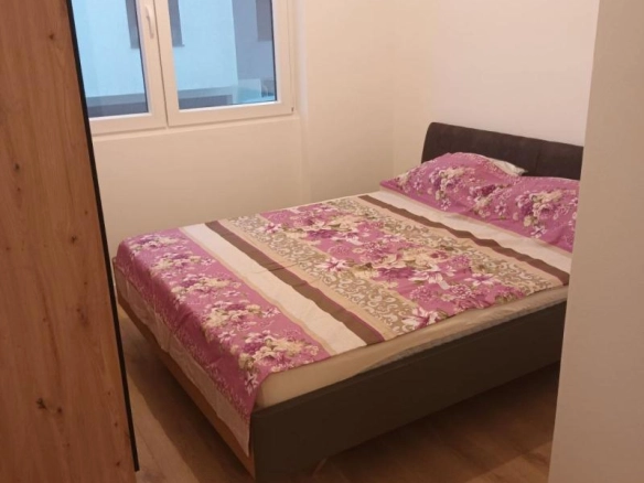 Jednosoban stan 44 m² sa terasom i pogledom na crkvu – Bar