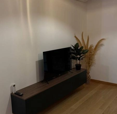 Izdavanje: Jednosoban stan 44 m² sa terasom i pogledom na more – Bečići, Budva