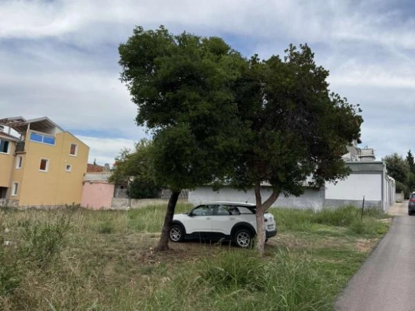 Plac 400 m² sa mogućnošću gradnje P+2 – Dobra Voda, Bar