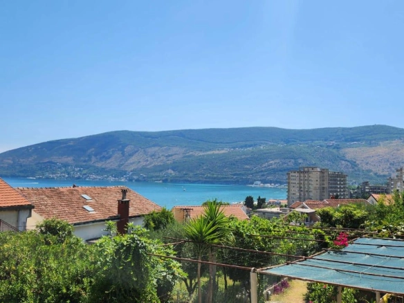 Polovina stare kamene kuće 126 m² sa pogledom na more – Igalo, Herceg Novi