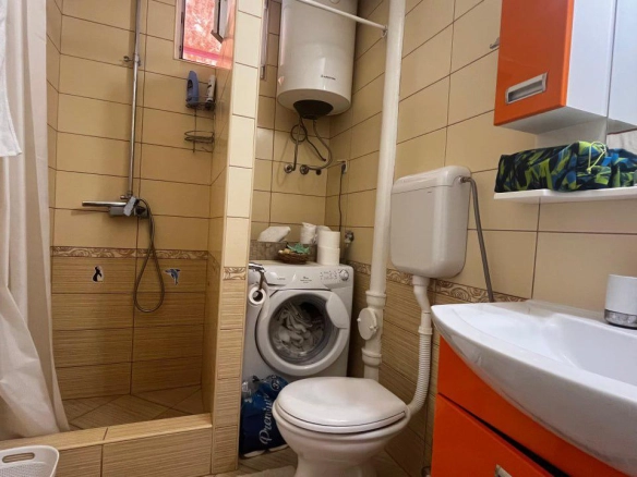 Jednosoban stan 47 m² sa terasom od 100 m² – Petrovac, Budva