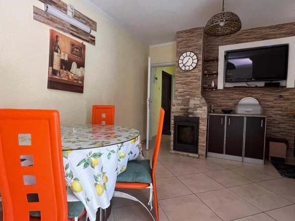 Jednosoban stan 47 m² sa terasom od 100 m² – Petrovac, Budva