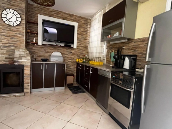 Jednosoban stan 47 m² sa terasom od 100 m² – Petrovac, Budva