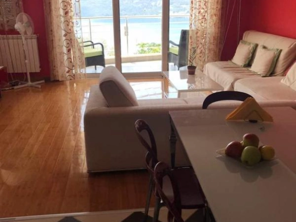 Dvosoban stan 82 m² sa pogledom na zaliv – Herceg Novi