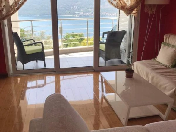 Dvosoban stan 82 m² sa pogledom na zaliv – Herceg Novi