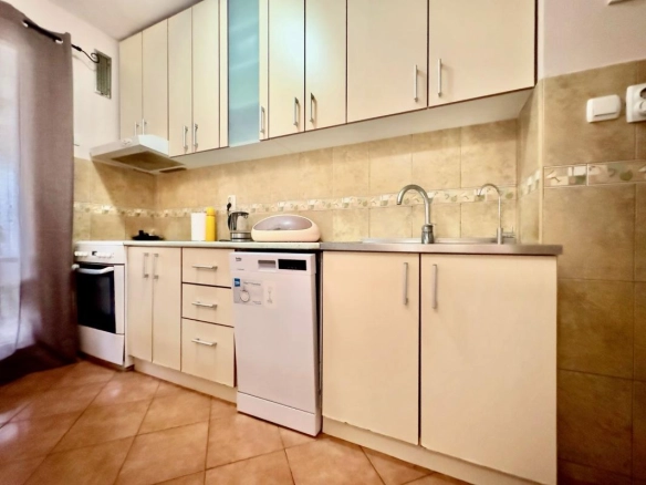 Dvosoban stan 80 m² sa terasom i parkingom – Seljanovo, Tivat