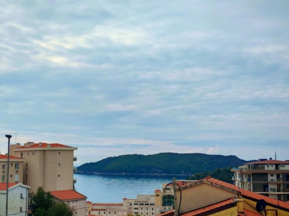 Jednosoban stan 52 m² sa direktnim pogledom na more – Bečići, Budva