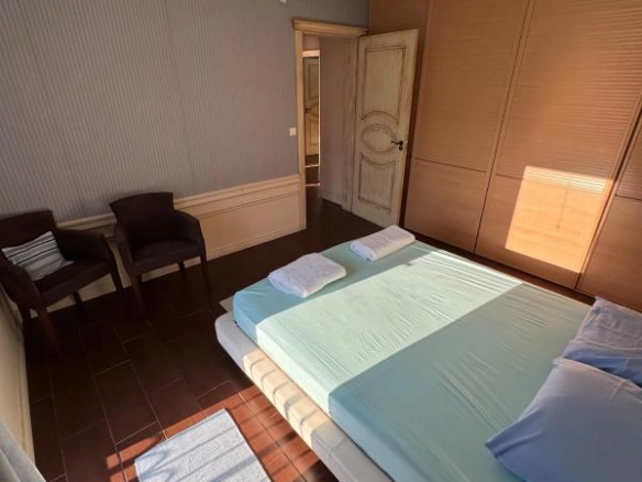 Jednosoban stan 50 m² na prvoj liniji do mora – Petrovac, Budva