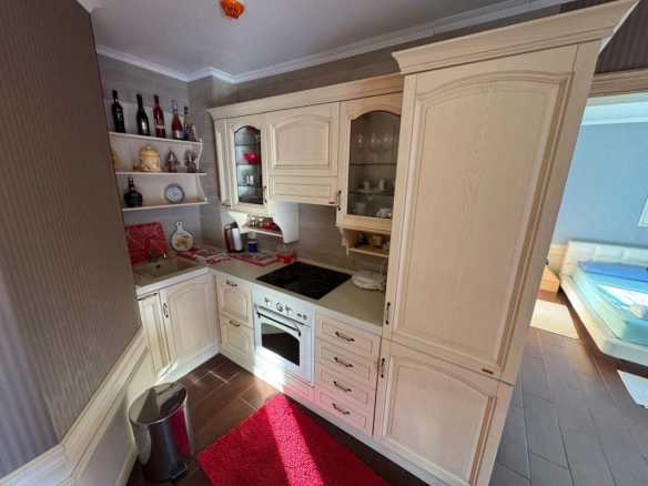 Jednosoban stan 50 m² na prvoj liniji do mora – Petrovac, Budva