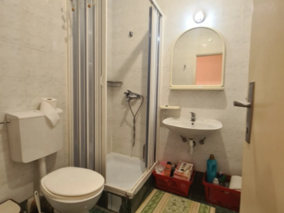Trosoban stan 100 m² sa dva ulaza i terasama – Babilonija, Budva