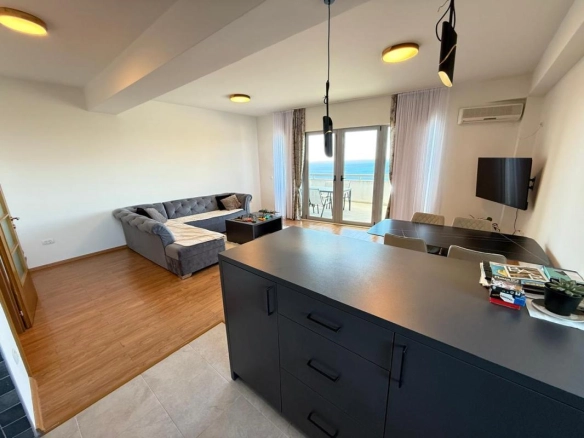 Trosoban stan 129 m² sa panoramskim pogledom na more – Dobra Voda, Bar