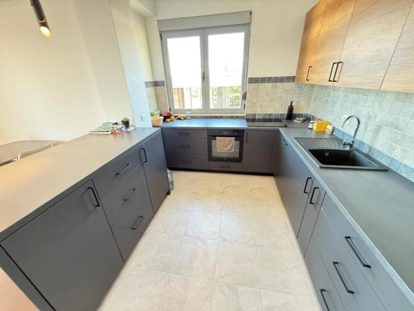 Trosoban stan 129 m² sa panoramskim pogledom na more – Dobra Voda, Bar