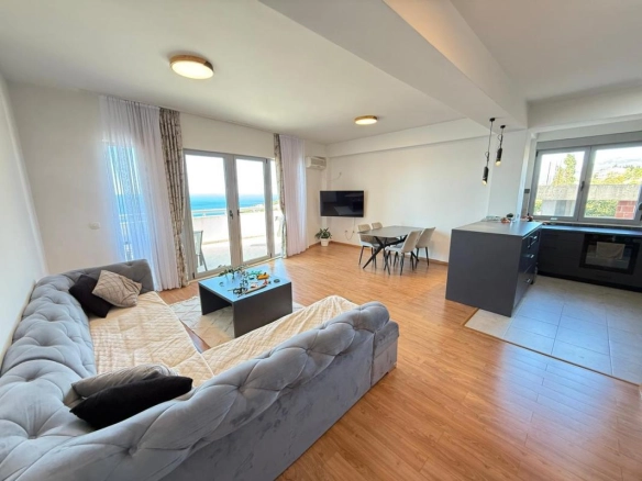Trosoban stan 129 m² sa panoramskim pogledom na more – Dobra Voda, Bar