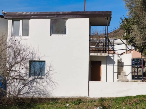 Izdavanje: Kuća 32 m² sa pogledom na more – Šušanj, Bar