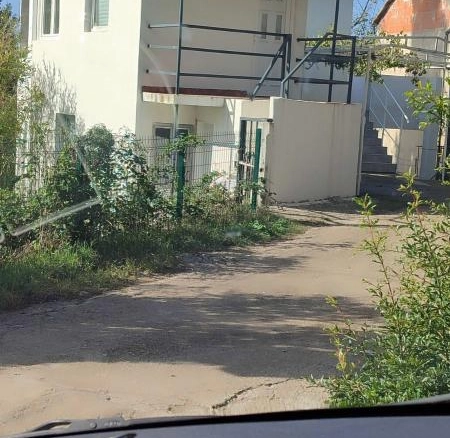 Izdavanje: Kuća 32 m² sa pogledom na more – Šušanj, Bar