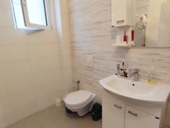 Jednosoban stan 62 m² sa dva velika balkona u novogradnji – Ulcinj
