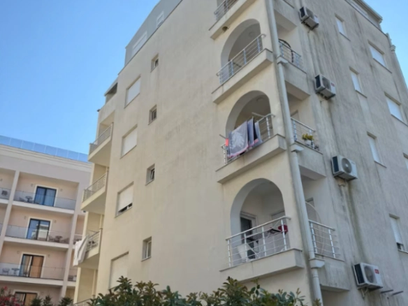 Jednosoban stan 62 m² sa dva velika balkona u novogradnji – Ulcinj