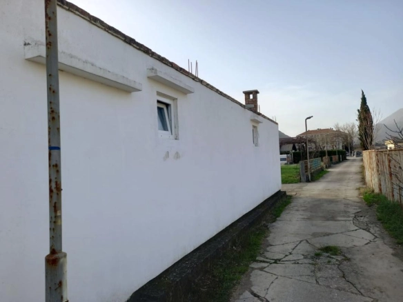 Kuća 140 m² na prvoj liniji do mora – Igalo, Herceg Novi