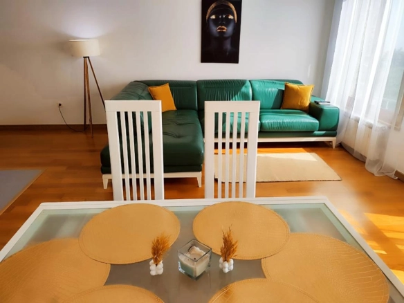 Trosoban stan 104 m² sa pogledom na more u kompleksu s bazenom – Dobra Voda, Bar