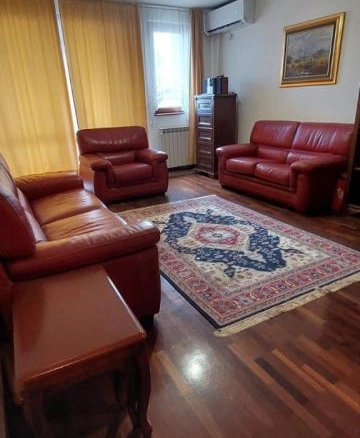Izdavanje: Jednosoban stan 70 m² blizu mora u centru – Bar