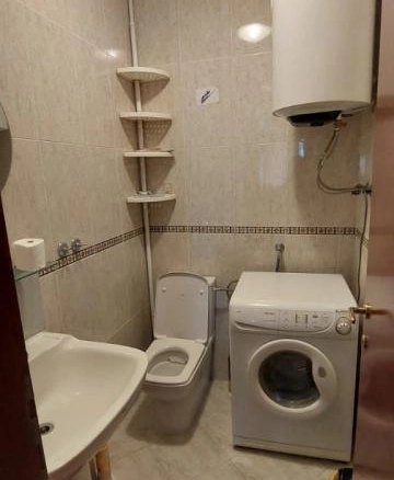 Izdavanje: Jednosoban stan 70 m² blizu mora u centru – Bar