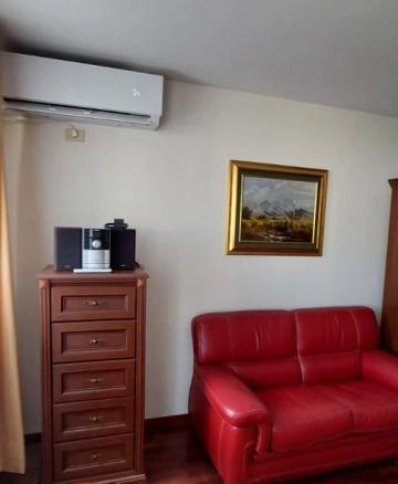 Izdavanje: Jednosoban stan 70 m² blizu mora u centru – Bar