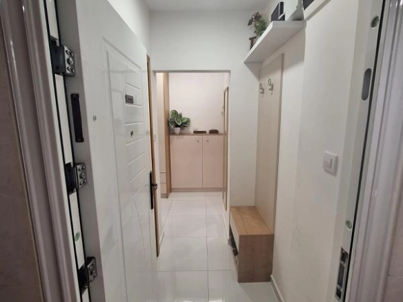 Trosoban stan 89 m² potpuno renoviran i namješten – Podgorica