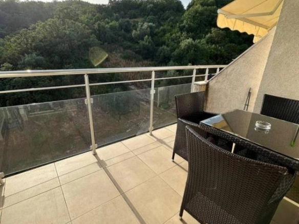 Jednosoban stan 47 m² sa terasom i pogledom na more – Pržno, Budva