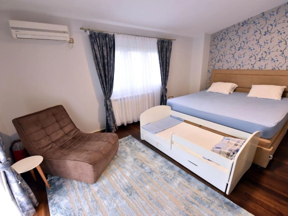 Kuća 235 m² sa ogradjenim placom od 508 m² – Velje Brdo, Podgorica