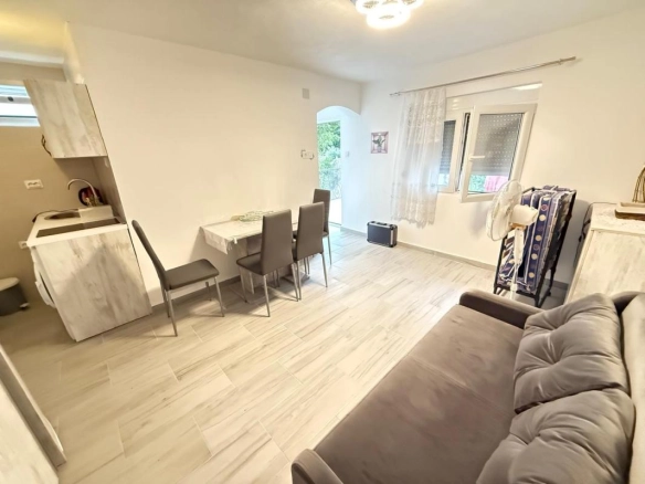 Kuća 68 m² sa pogledom na more na placu od 108 m² – Sutomore, Bar