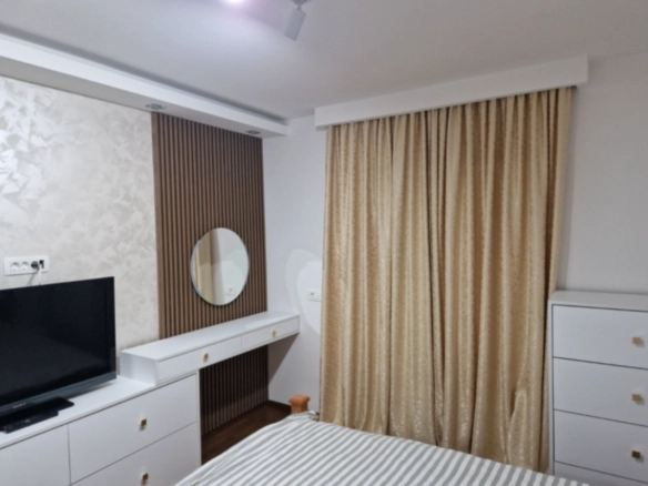Trosoban stan 92 m² potpuno renoviran i moderno opremljen – Babilonija, Budva